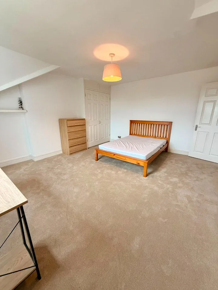 Flat Willesden Lane in Greater London