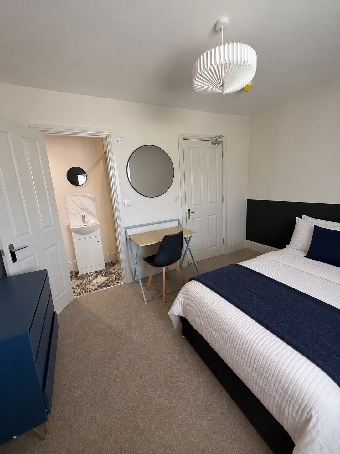 Room North Hill in Plymouth