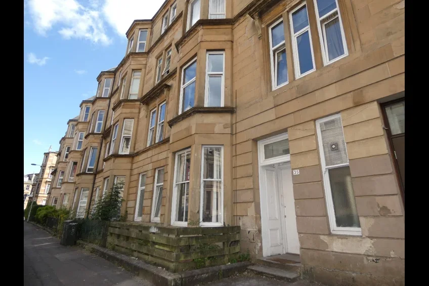 Flat Craigmaddie Terrace Lane in Glasgow