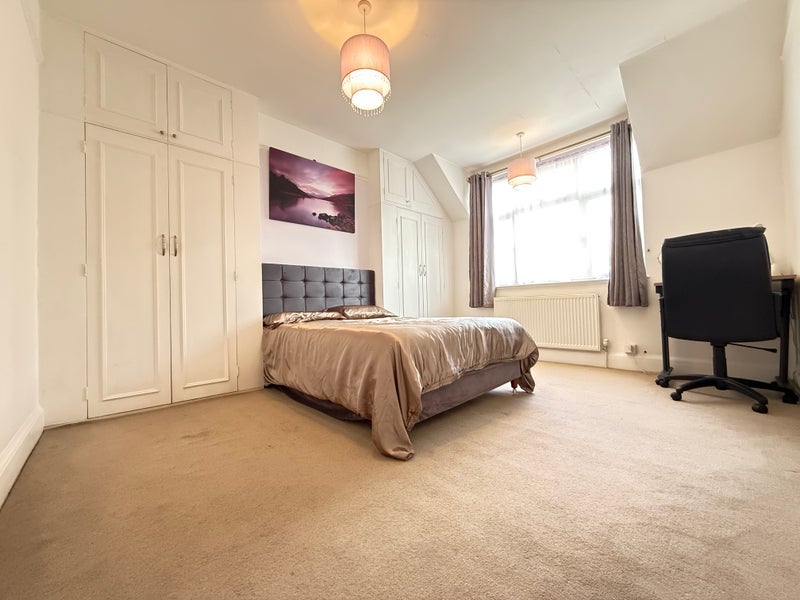 Room Westwell Road in Greater London