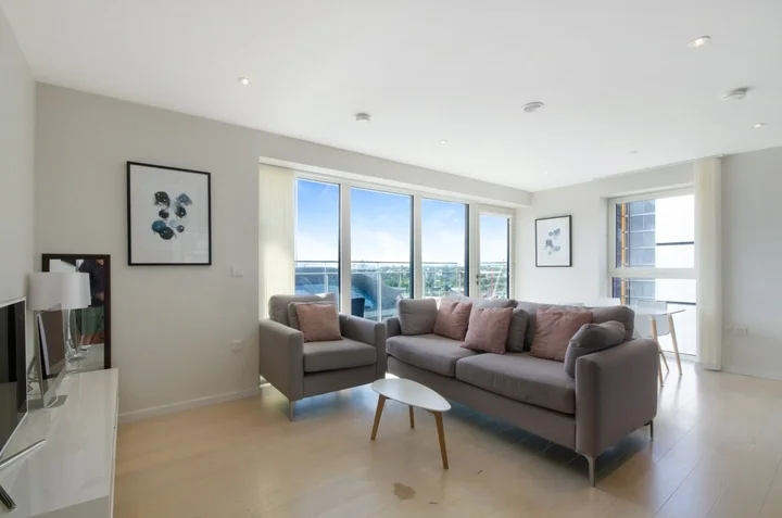 Flat Waterden Road in Greater London