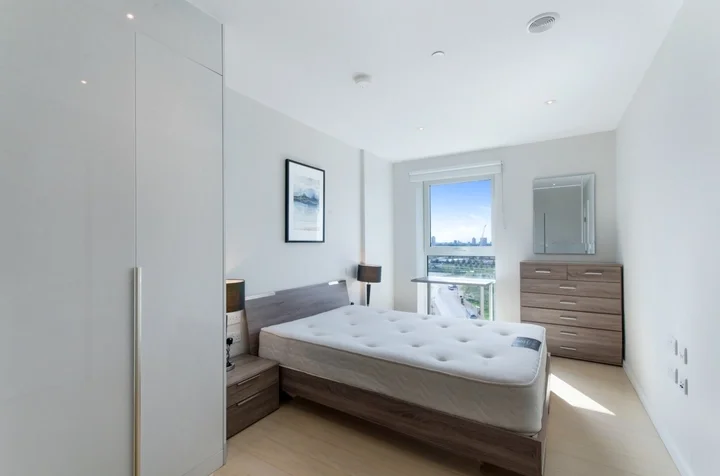 Flat Waterden Road in Greater London
