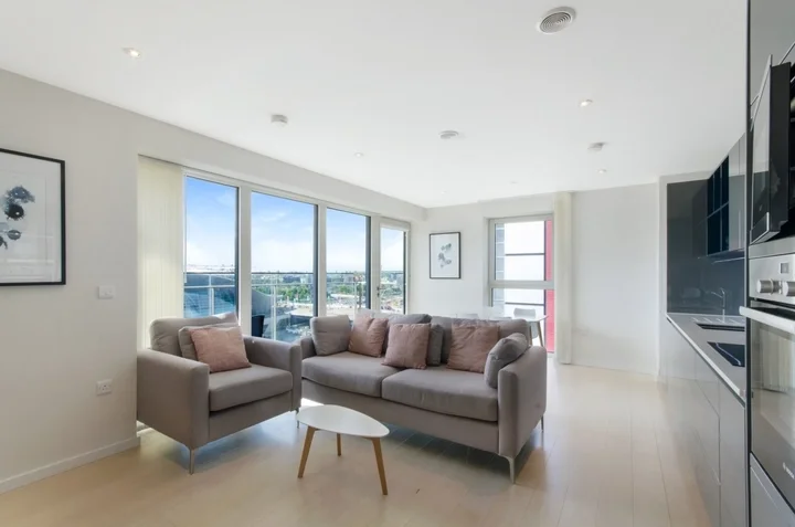 Flat Waterden Road in Greater London