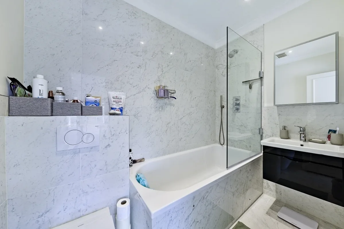 Flat Bloomfield Terrace in City of Westminster