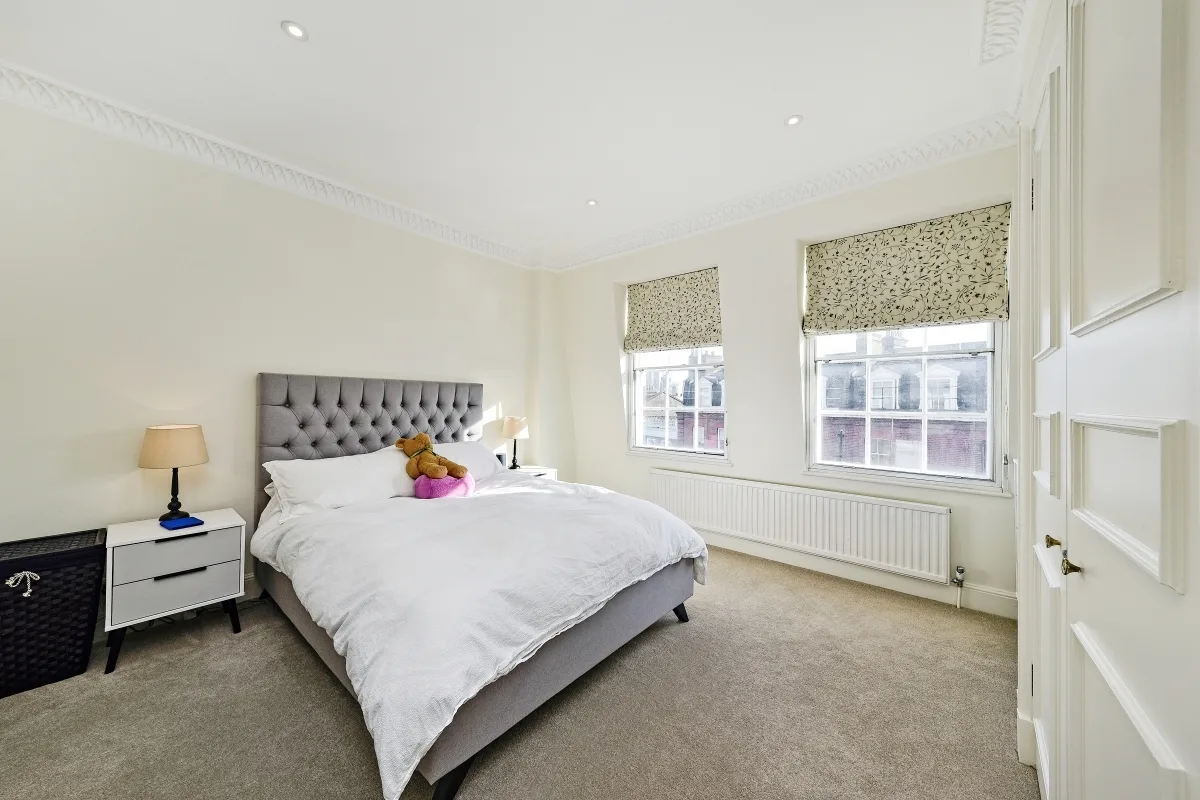 Flat Bloomfield Terrace in City of Westminster