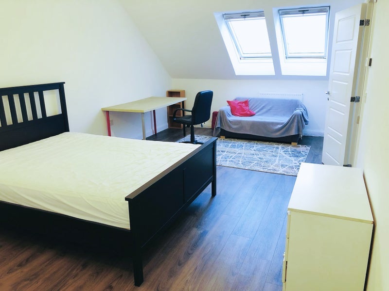 Room Robin Close in Coventry