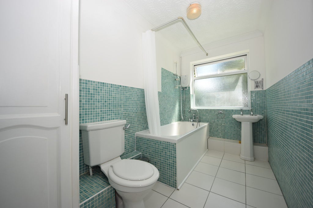 Flat St Peters Close in Greater London