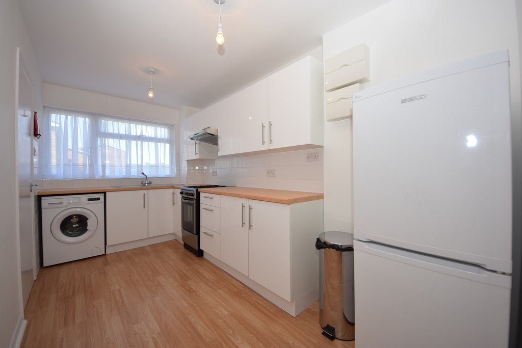 Flat St Peters Close in Greater London