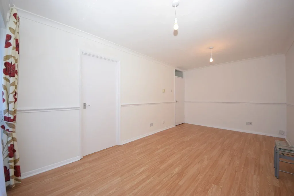Flat St Peters Close in Greater London