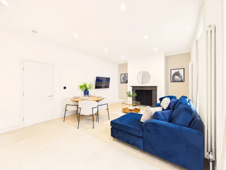 Flat Henrietta Street in Cheltenham