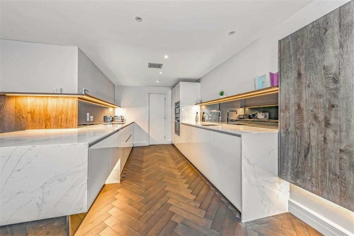 Flat Shad Thames in Greater London