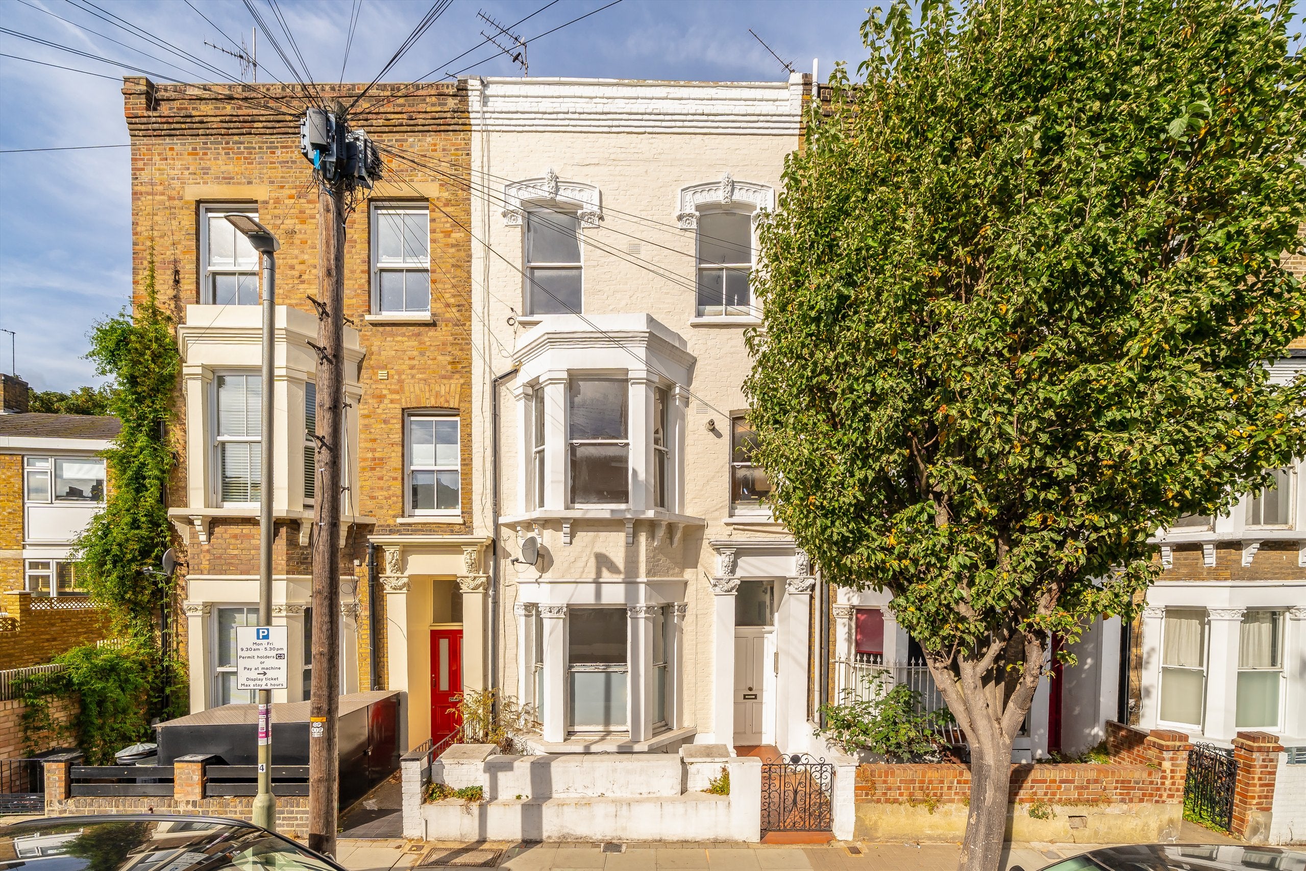 Flat Taybridge Road in Greater London