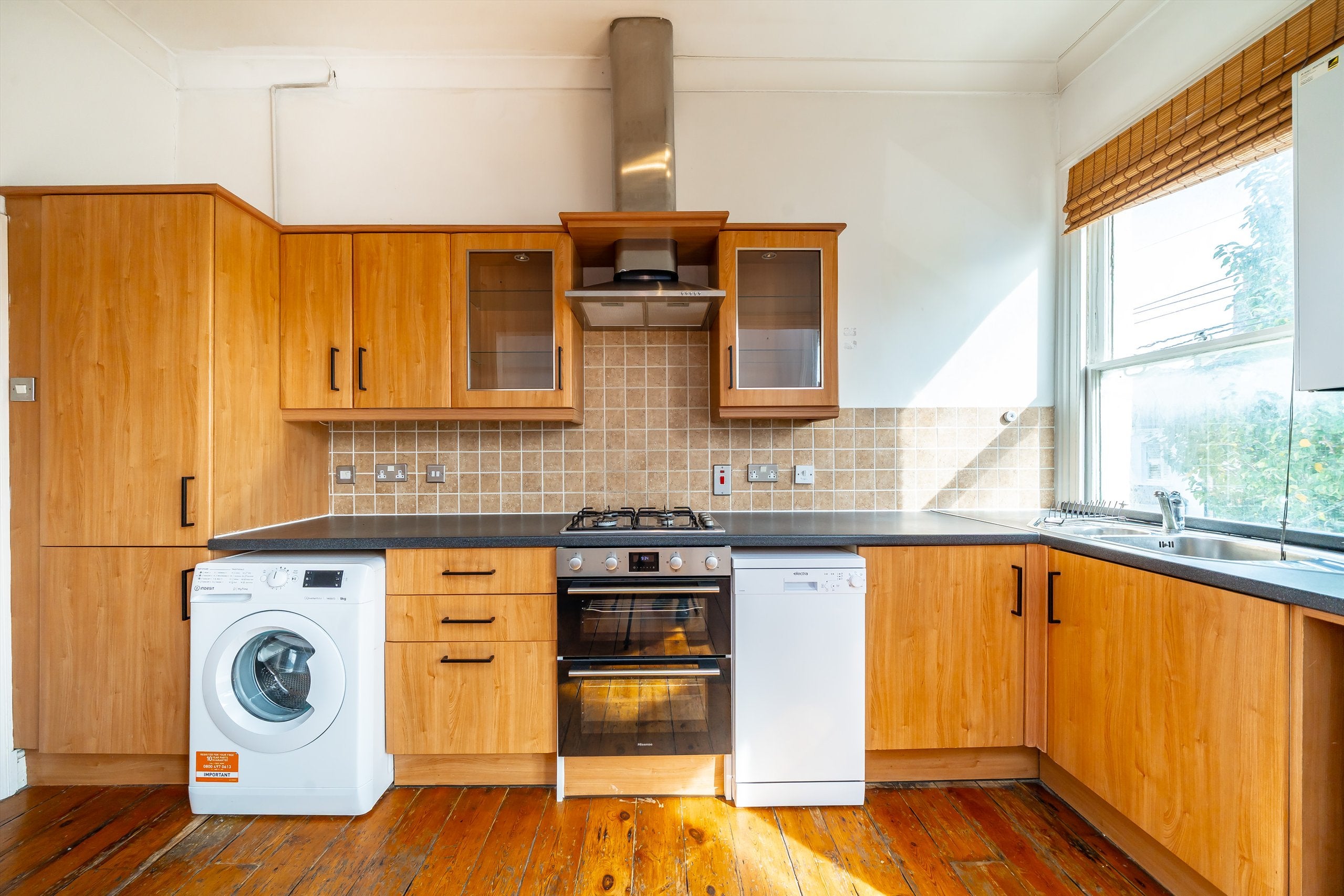 Flat Taybridge Road in Greater London
