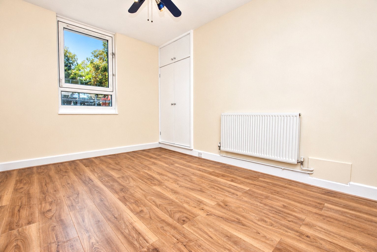 Flat Portsmouth Road in Guildford