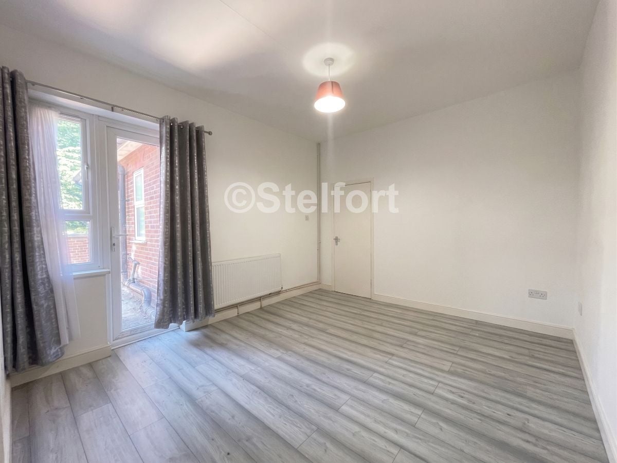 Flat Bromley Road in Greater London