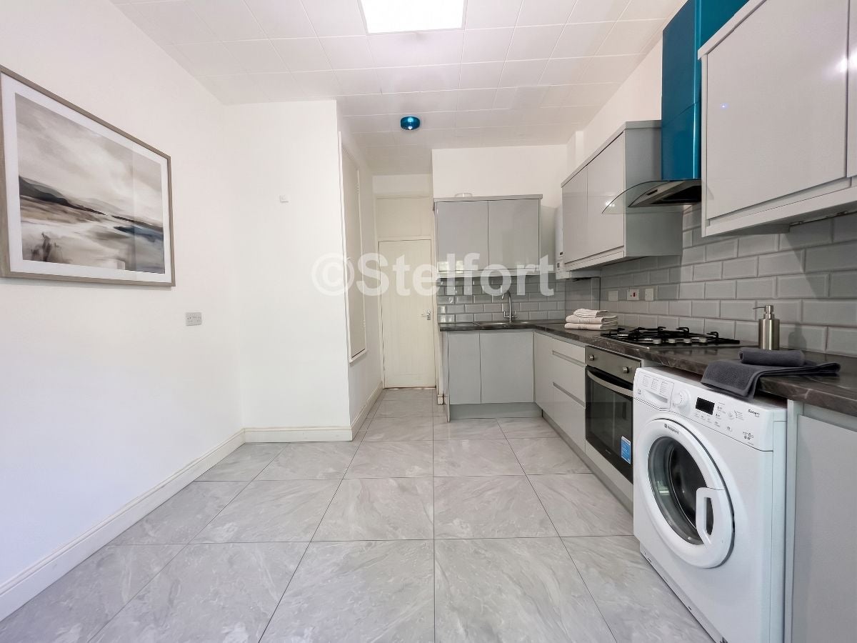 Flat Bromley Road in Greater London