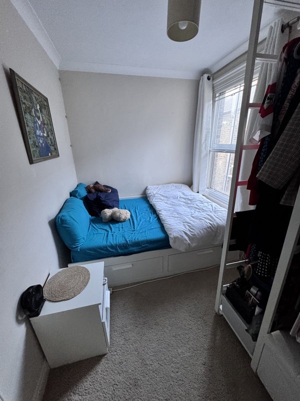 Room Queenstown Road in Greater London