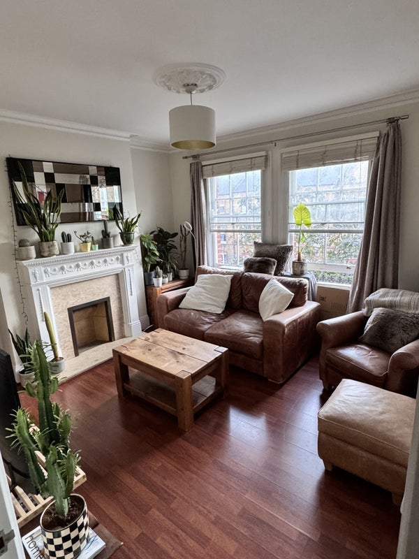Room Queenstown Road in Greater London