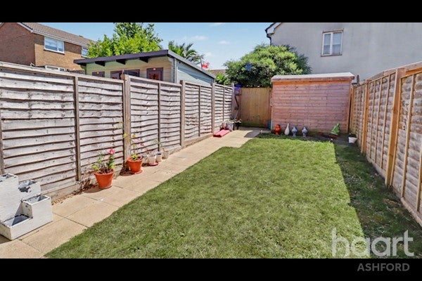 House Arras Close in Folkestone and Hythe District