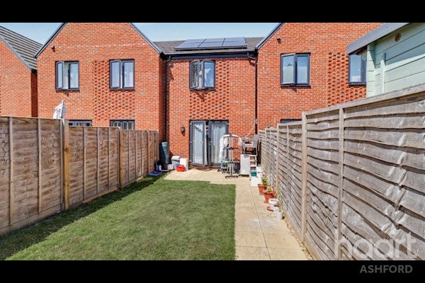 House Arras Close in Folkestone and Hythe District
