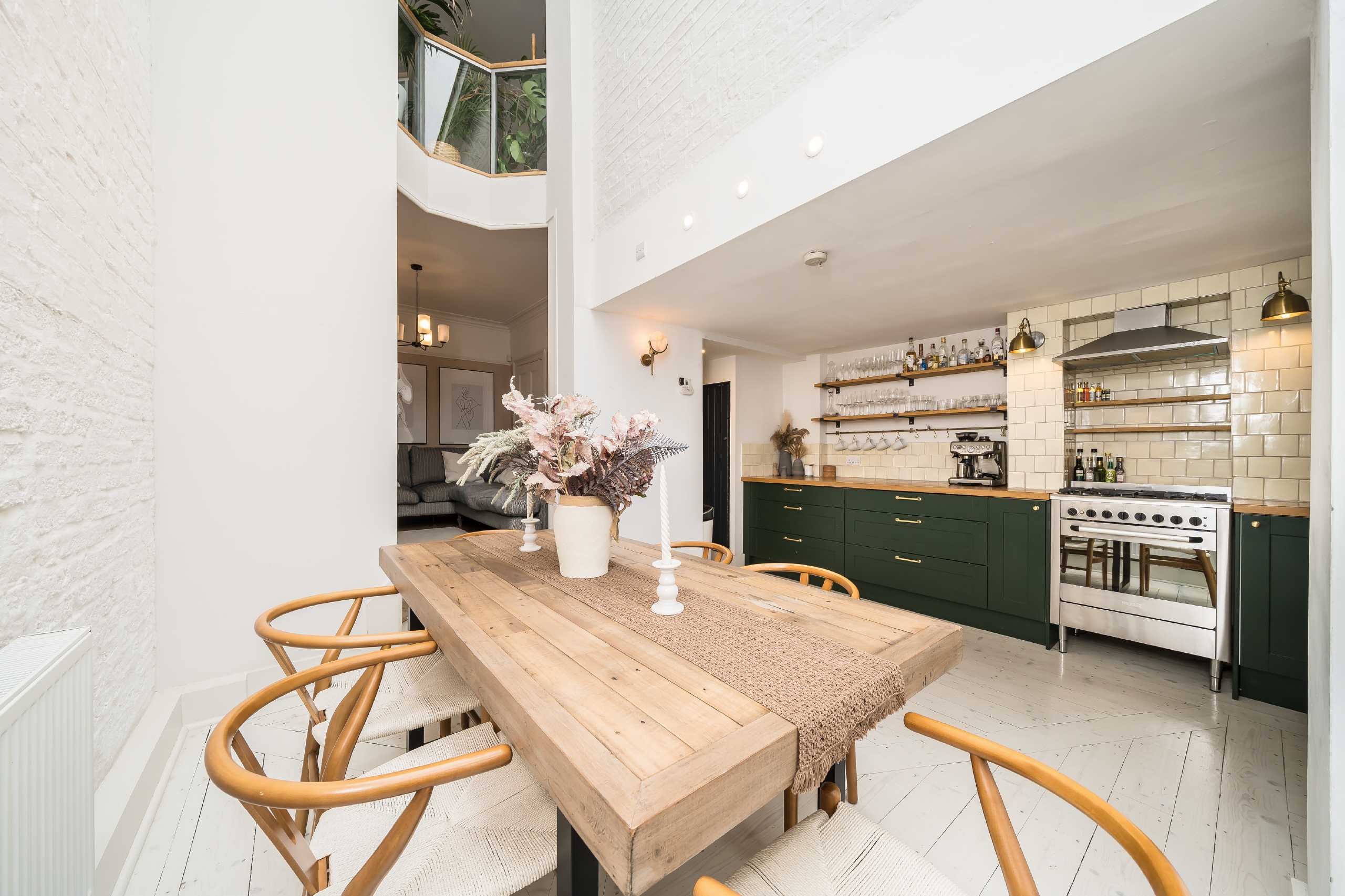 Flat Trinity Gardens in Greater London