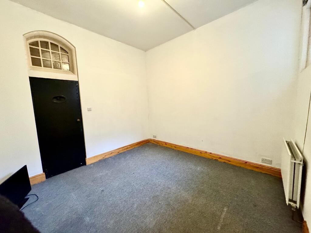 Flat Alexandra Road in Newport