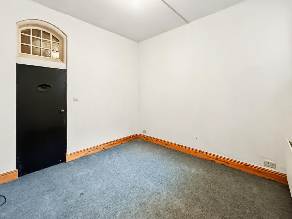 Flat Alexandra Road in Newport