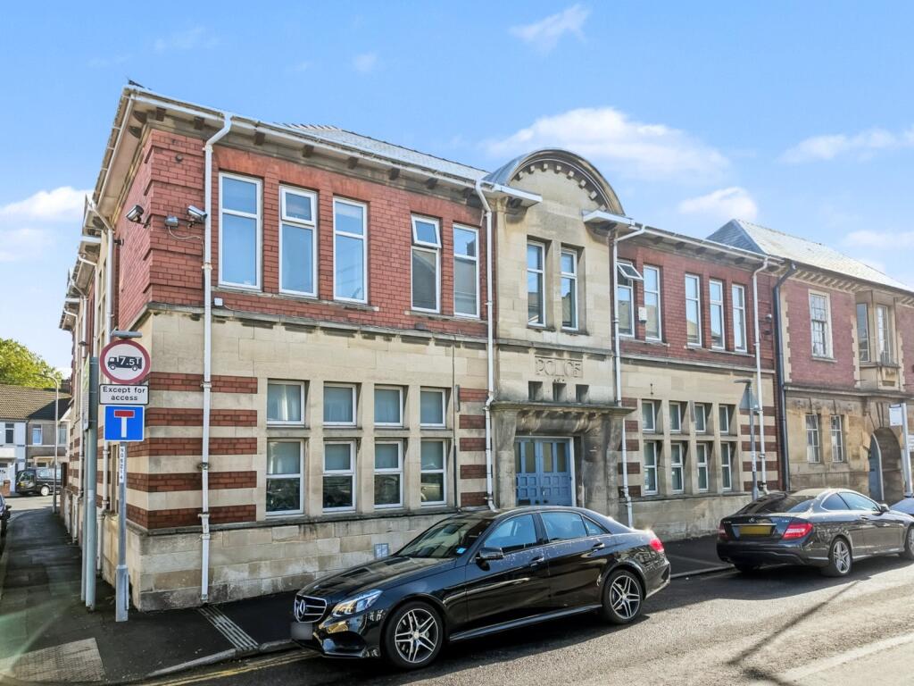 Flat Alexandra Road in Newport
