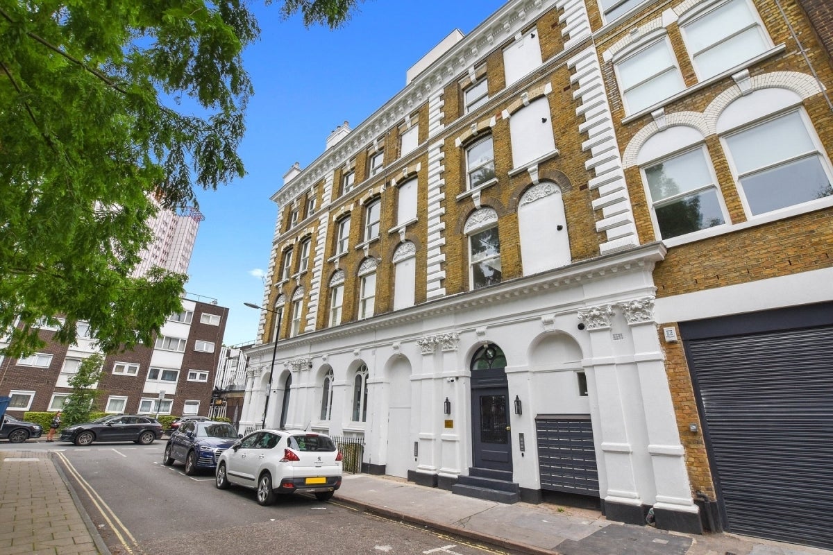 Flat Cuthbert Street in City of Westminster