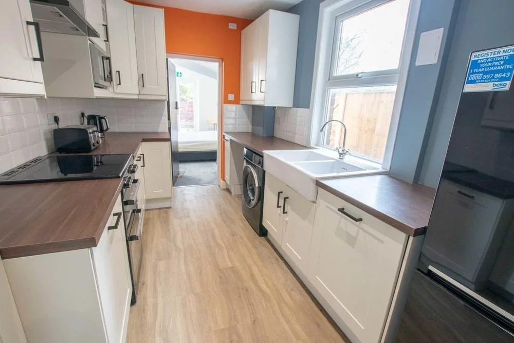 Room Wilkinson Avenue in Nottingham
