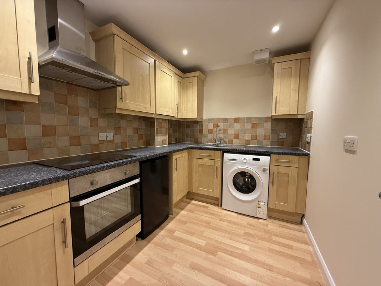 Flat Phoenix Court in Colchester