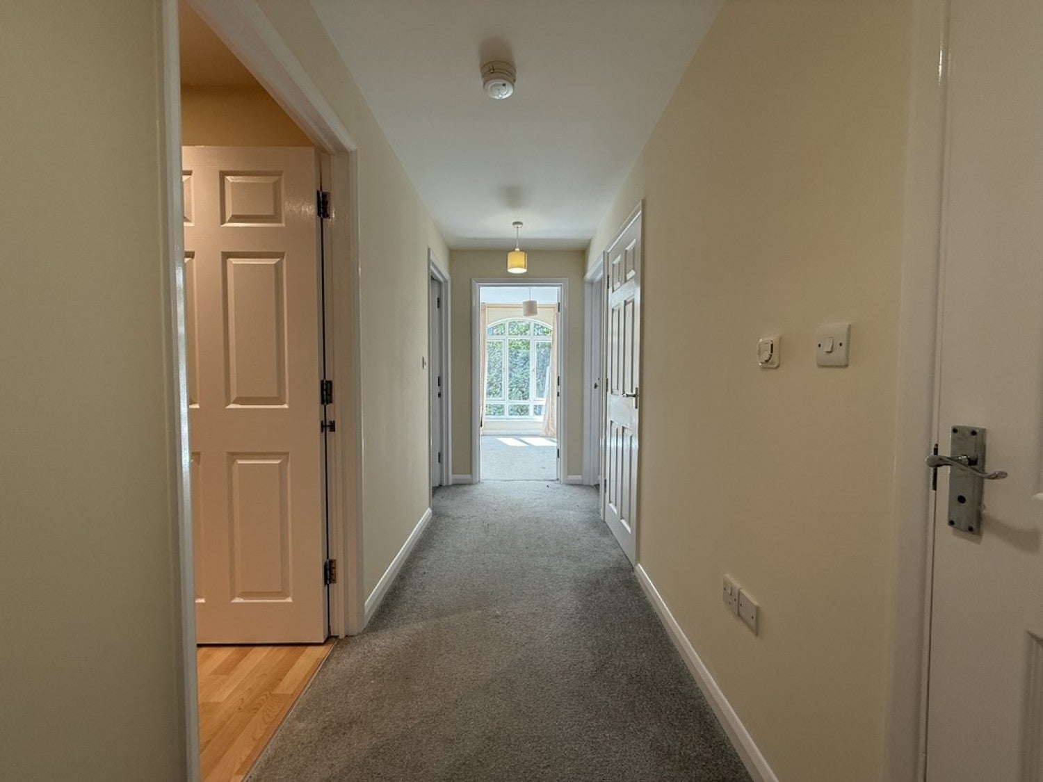 Flat Phoenix Court in Colchester