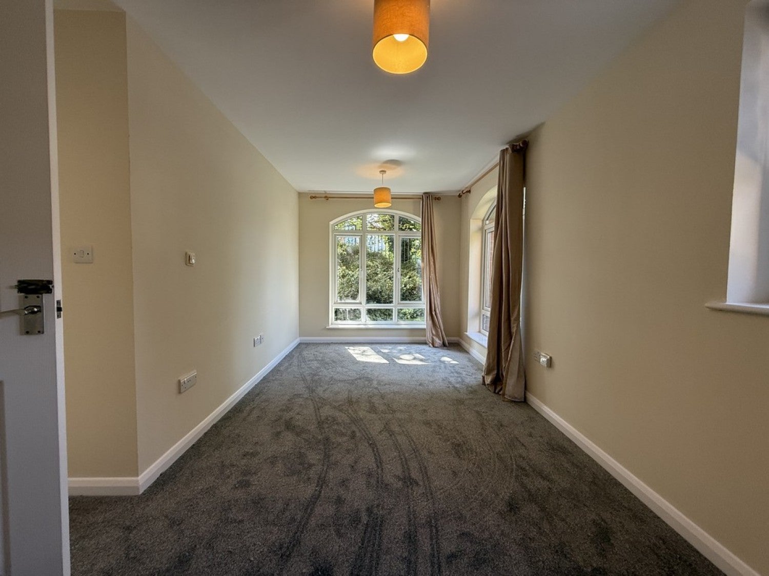 Flat Phoenix Court in Colchester