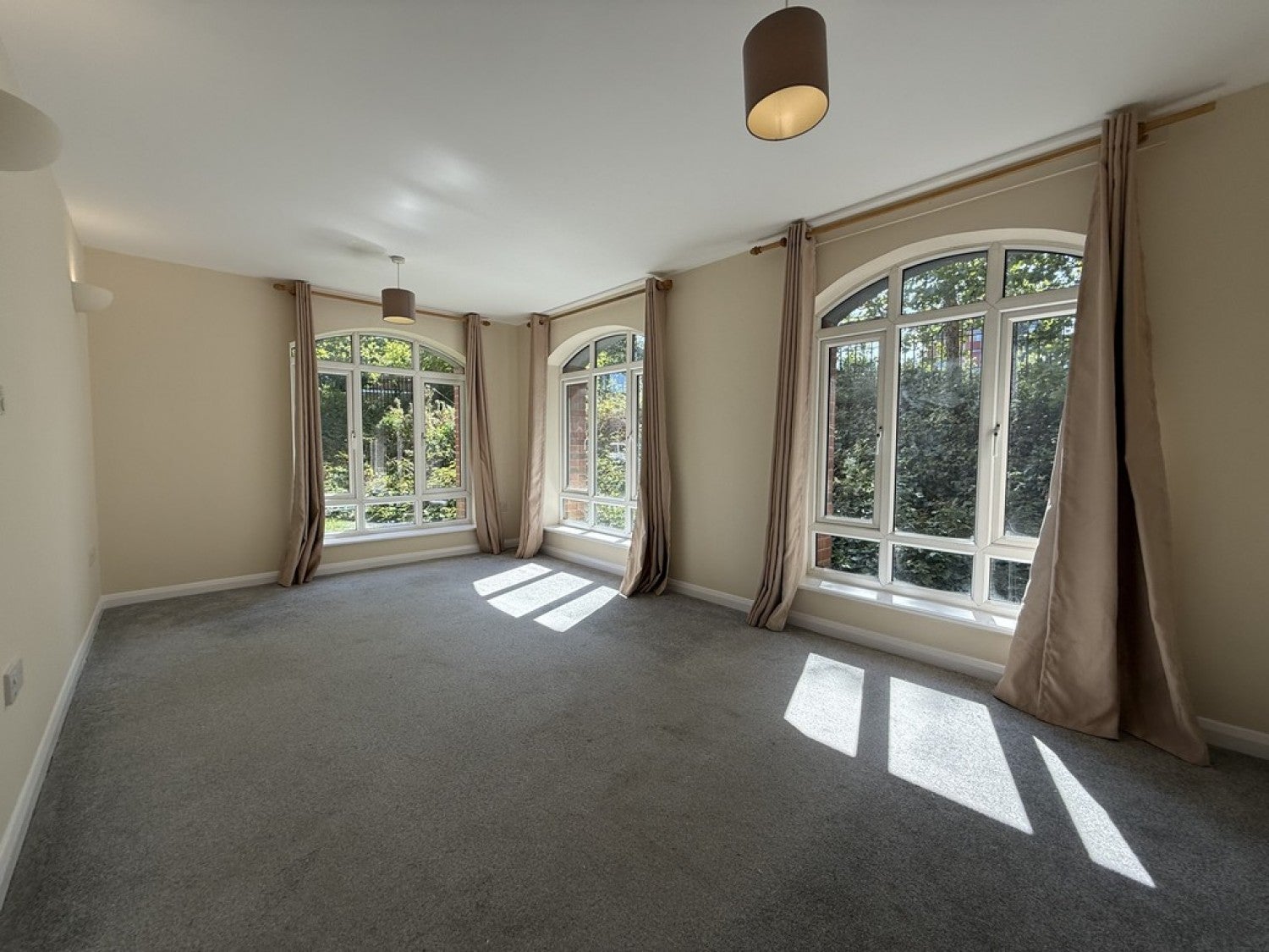 Flat Phoenix Court in Colchester
