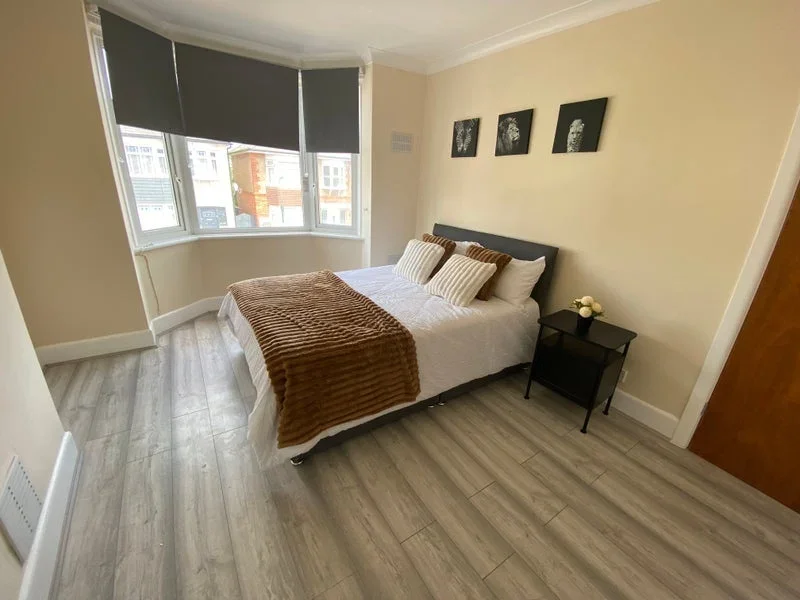 Room Elmes Road in Bournemouth