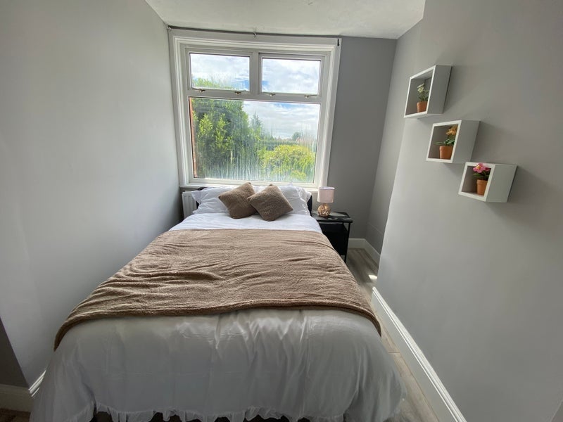 Room Elmes Road in Bournemouth