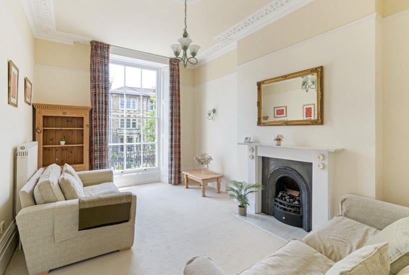Flat Apsley Road in Bristol