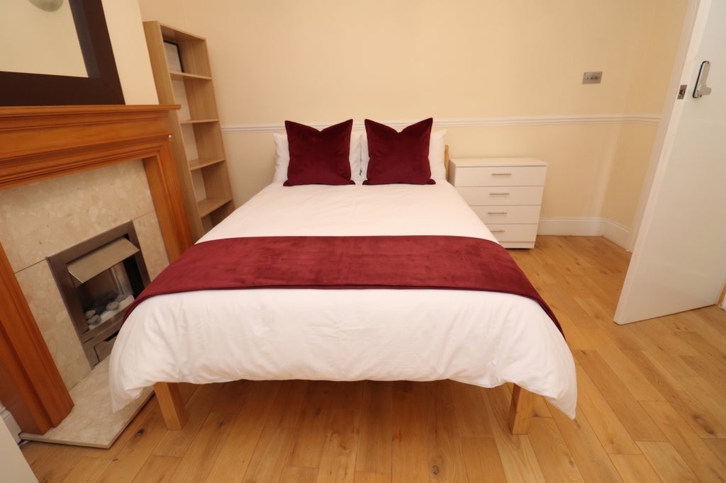 Room Globe Road in Greater London
