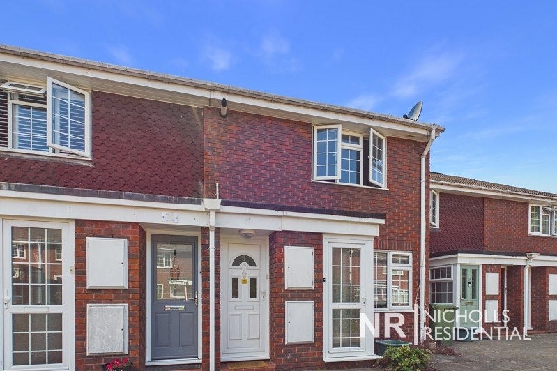 Flat Hawthorne Place in Epsom and Ewell