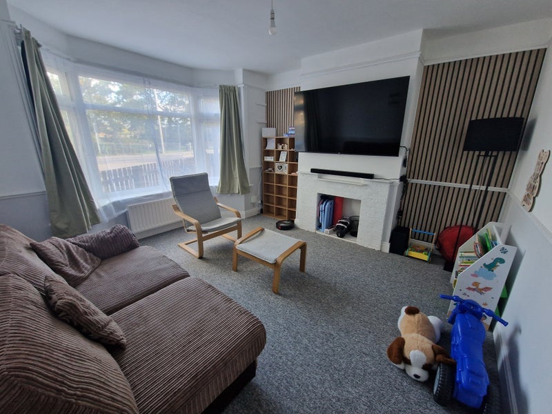 Room Tatnam Road in Poole