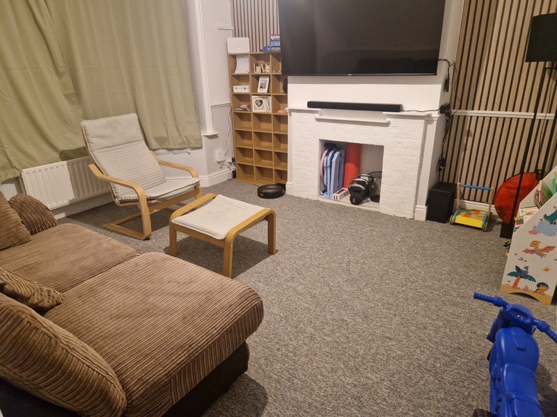 Room Tatnam Road in Poole