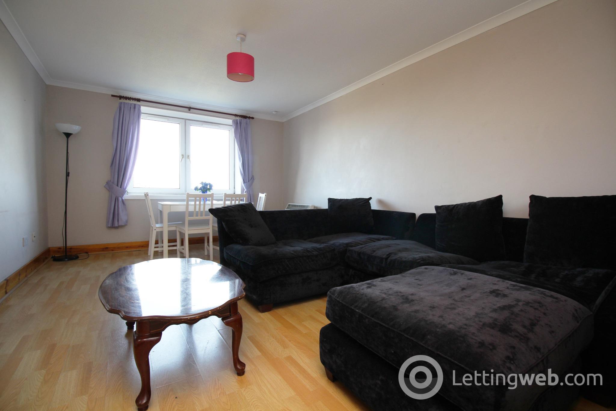 Flat Lenzie Way in Glasgow