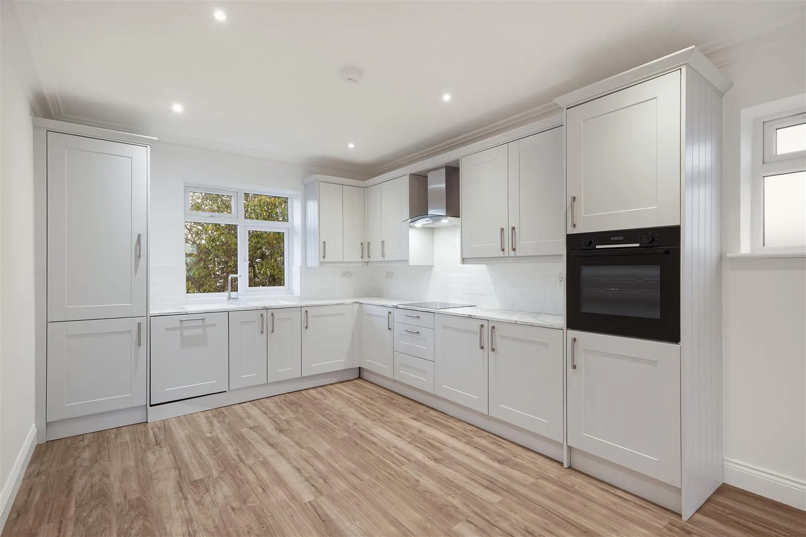 Flat West Court in Greater London