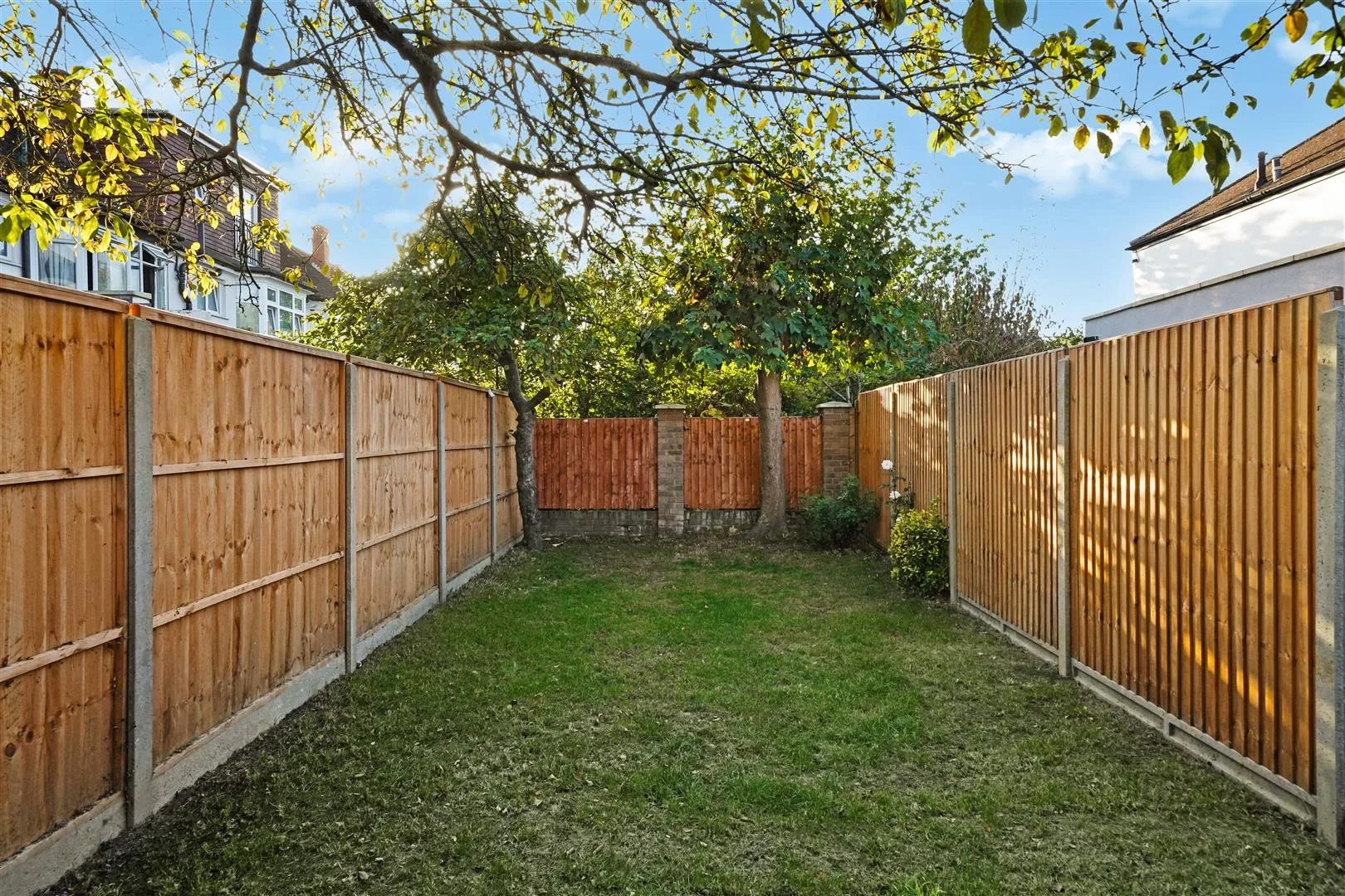 Flat West Court in Greater London
