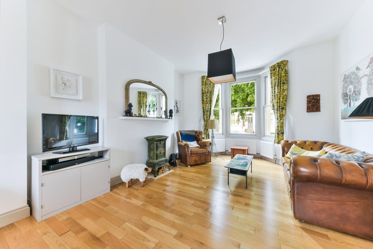 Flat Wilson Road in Greater London
