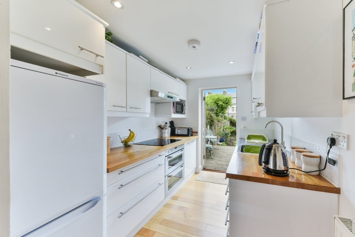 Flat Wilson Road in Greater London