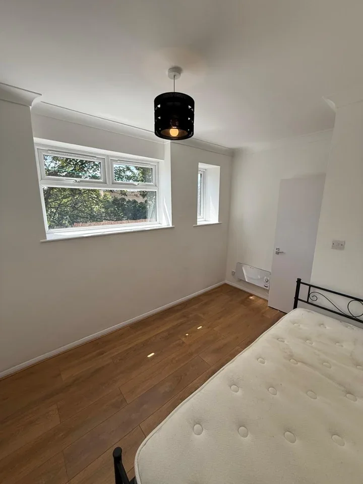 Flat Bromley Hill in Greater London
