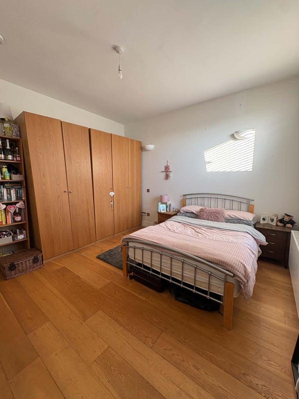 Room Westbere Road in Greater London