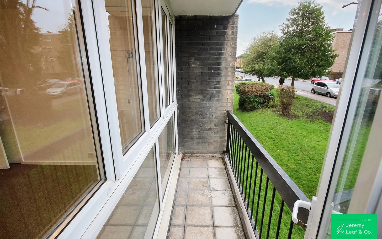 Flat Ashbourne Close in Greater London