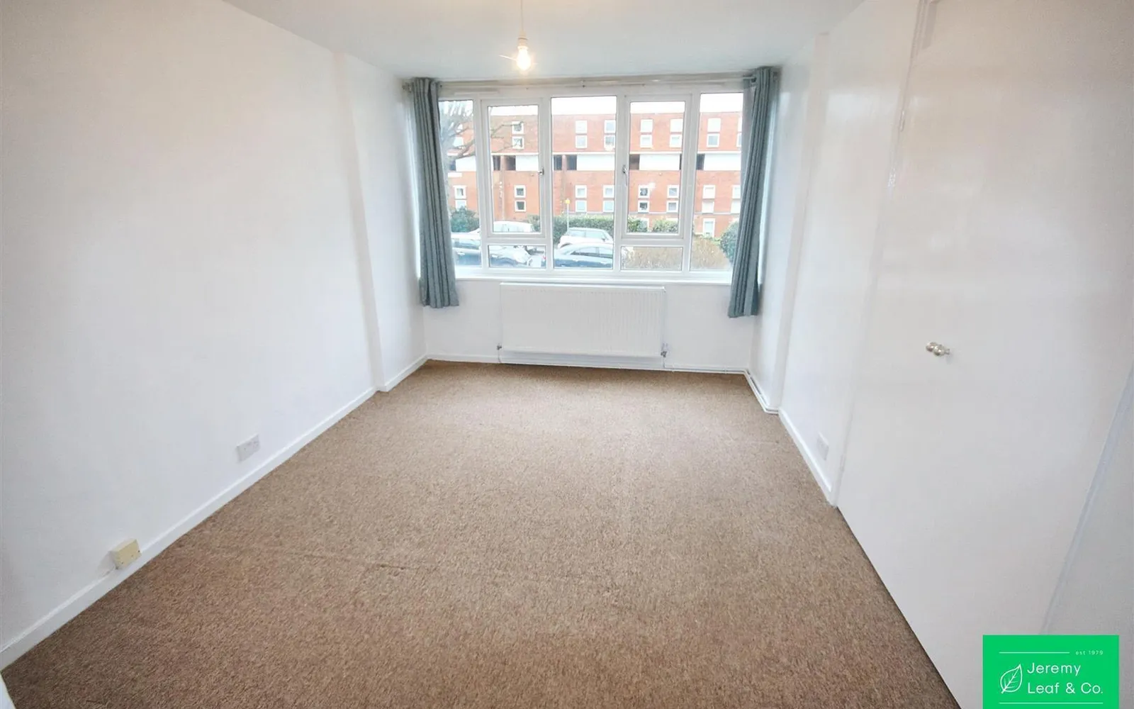 Flat Ashbourne Close in Greater London